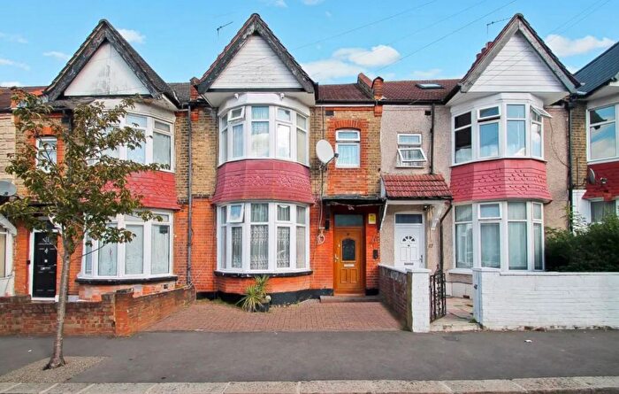 4 Bedroom Terraced House For Sale In Fernbank Avenue, Wembley, HA0