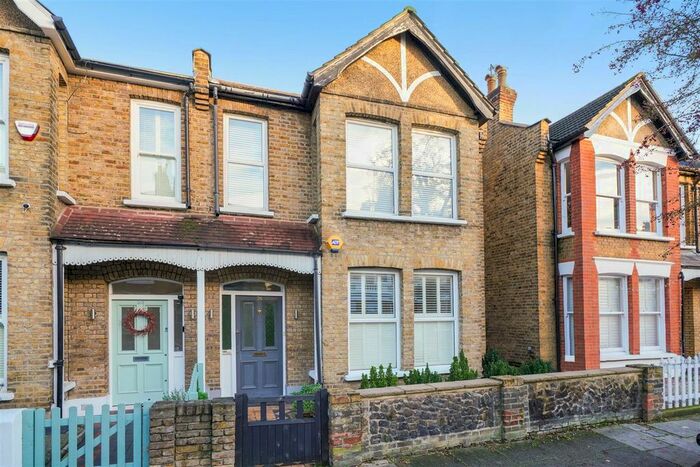 2 Bedroom Flat To Rent In Lammas Park Road, London, W5