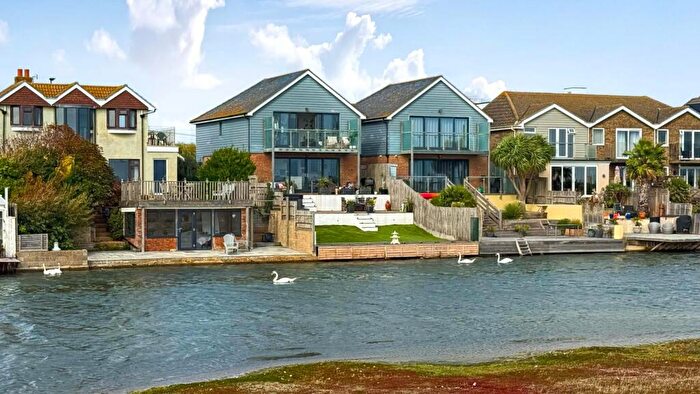4 Bedroom Detached House For Sale In Brighton Road, Lancing, BN15