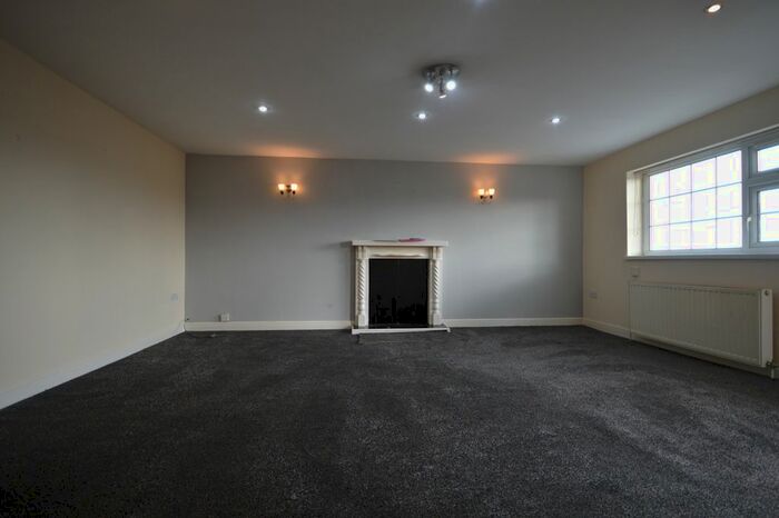 2 Bedroom Flat To Rent In Ballfield Lane, Darton, Barnsley, South Yorkshire, Uk, S75