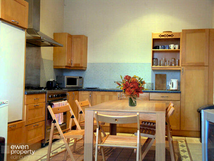 5 Bedroom Flat To Rent In Lauriston Gardens, Edinburgh, EH3