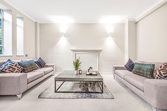 2 Bedroom Flat To Rent In Wimpole Street, London, W1G