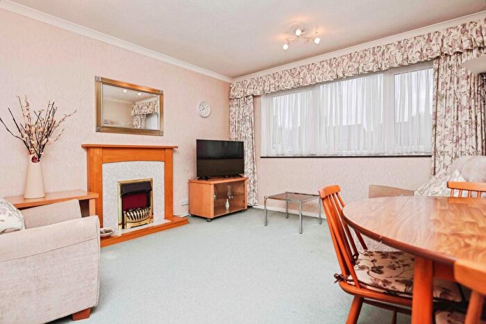 1 Bedroom Flat For Sale In Welshmans Hill, Sutton Coldfield, Birmingham, B73