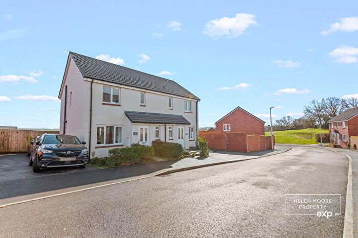 3 Bedroom Semi-Detached House For Sale In Drake Avenue, Ivybridge, Devon, PL21