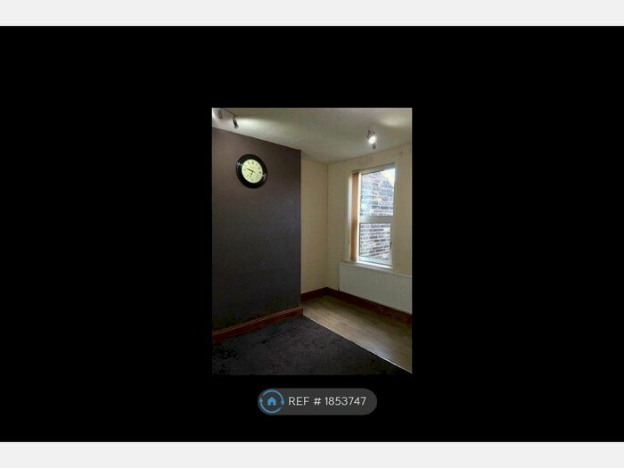 3 Bedroom Terraced House To Rent In Ashmount, Bradford, BD7