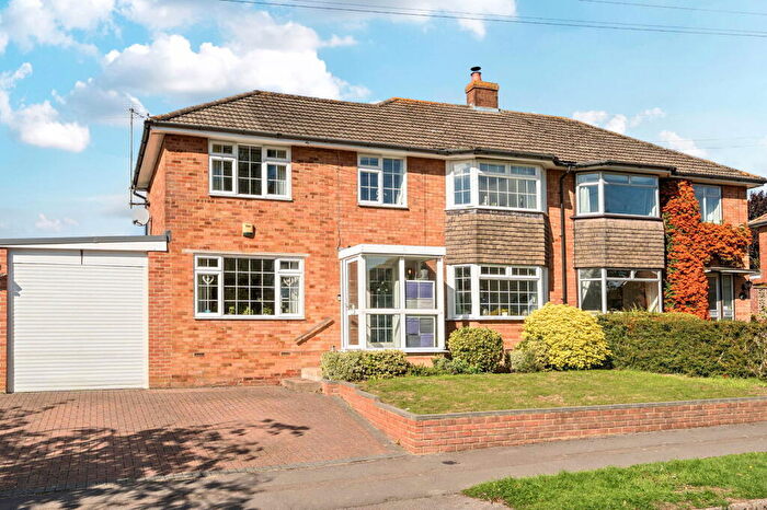 4 Bedroom Semi-Detached House For Sale In Loggon Road, Basingstoke, RG21