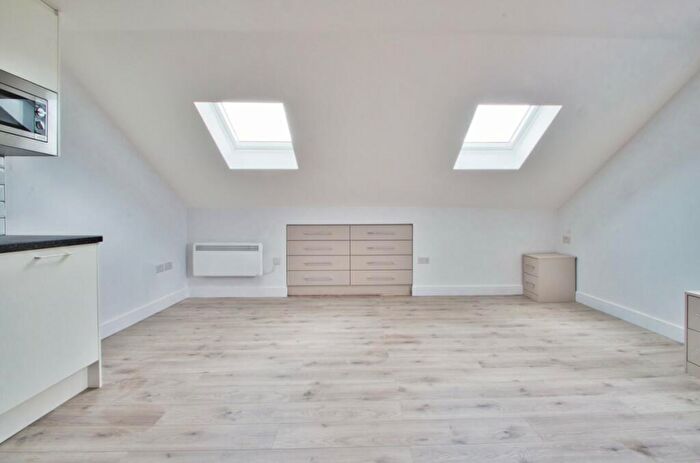 Flat To Rent In Harrow Road, Sudbury, HA0