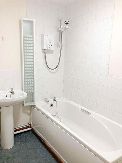 2 Bedroom Apartment To Rent In St Marks Court, CH43