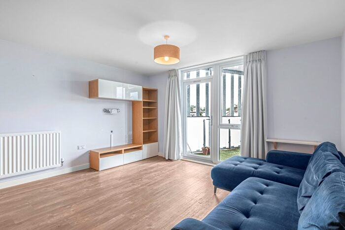 2 Bedroom Flat To Rent In Glebe Way, West Wickham, BR4