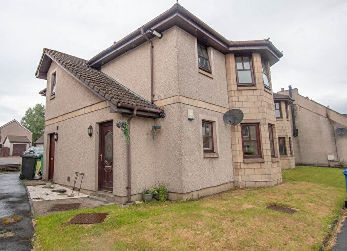 2 Bedroom Flat To Rent In Arthur Court, Cowdenbeath, KY4