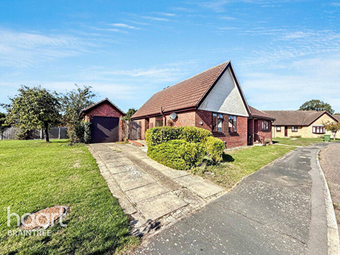 2 Bedroom Bungalow For Sale In Thames Close, Braintree, CM7