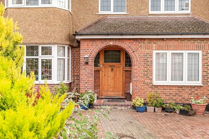 6 Bedroom Semi Detached House For Sale In Whitchurch Gardens, Edgware, HA8