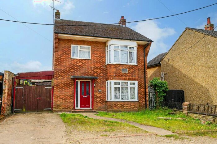3 Bedroom Detached House For Sale In Thomas Street, Heath And Reach, LU7