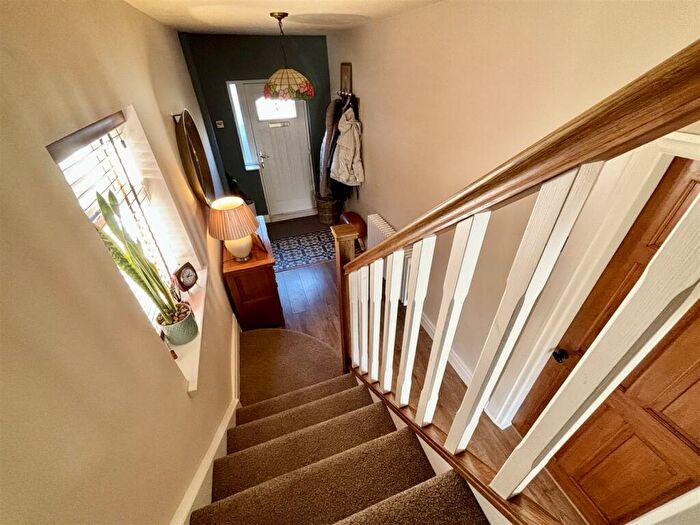 3 Bedroom Semi-Detached House For Sale In Windsor Grove, Thornton, Bradford, BD13