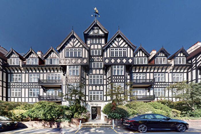 4 Bedroom Apartment For Sale In Clifton Court, Northwick Terrace, London, NW8