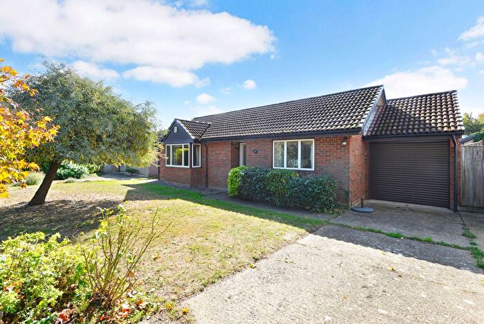 3 Bedroom Detached Bungalow For Sale In Stanton Close, Cranleigh, GU6