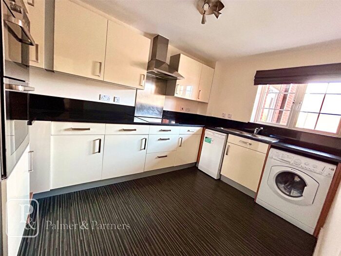2 Bedroom Flat For Sale In Nelson Road, Clacton-On-Sea, Essex, CO15