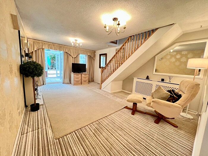 2 Bedroom End Terrace House For Sale In Woodland Close, Worcester., WR3