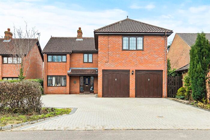 5 Bedroom Detached House For Sale In Snaith Crescent, Loughton, Milton Keynes, MK5