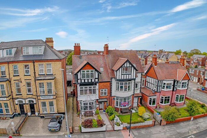 7 Bedroom Semi-Detached House For Sale In Flamborough Road, Bridlington, YO15