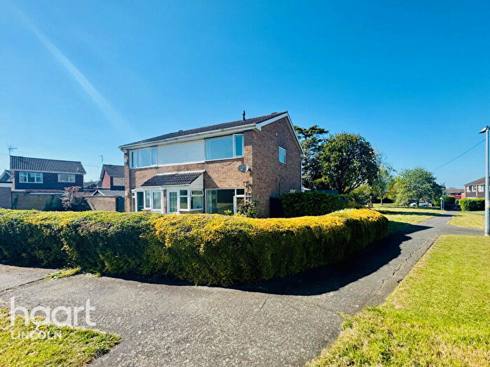 3 Bedroom Semi-Detached House To Rent In Hebden Walk, Grantham, NG31