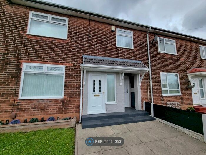 3 Bedroom Terraced House To Rent In Thirlmere Drive, Middleton, Manchester, M24