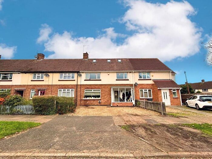 5 Bedroom Terraced House For Sale In Windrush Road, Hardingstone, Northampton, NN4