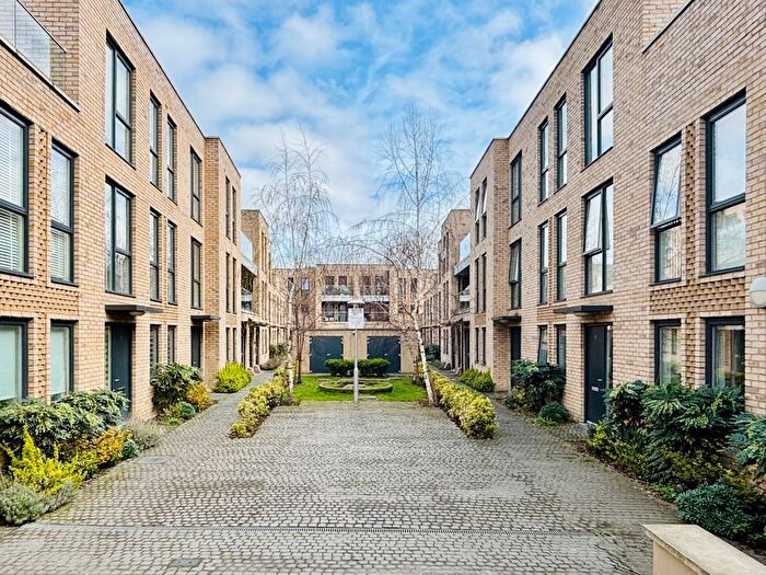 2 Bedroom Flat For Sale In Kempton Mews, London, Newham, E6