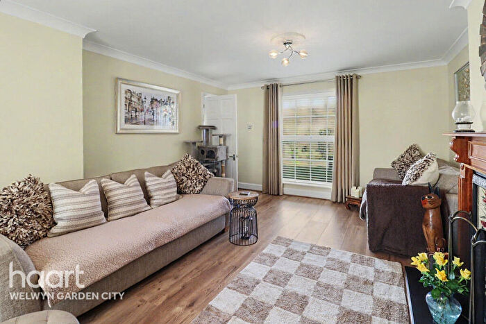 3 Bedroom Terraced House For Sale In Knightsfield, Welwyn Garden City, AL8