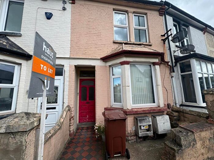 1 Bedroom Garages To Rent In Canterbury Street, Gillingham, ME7