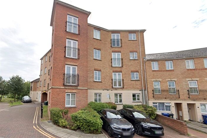 2 Bedroom Flat To Rent In Ulverston, Purfleet, RM19