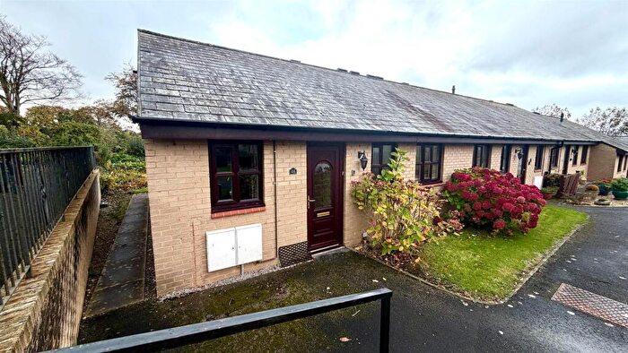 2 Bedroom Bungalow For Sale In Maes Berllan, Llandudno, LL30