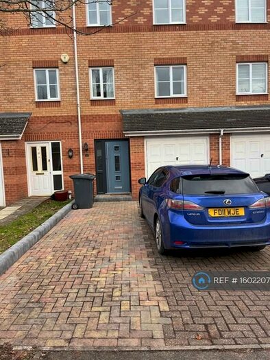 4 Bedroom Semi-Detached House To Rent In Princes Gate, High Wycombe, HP13