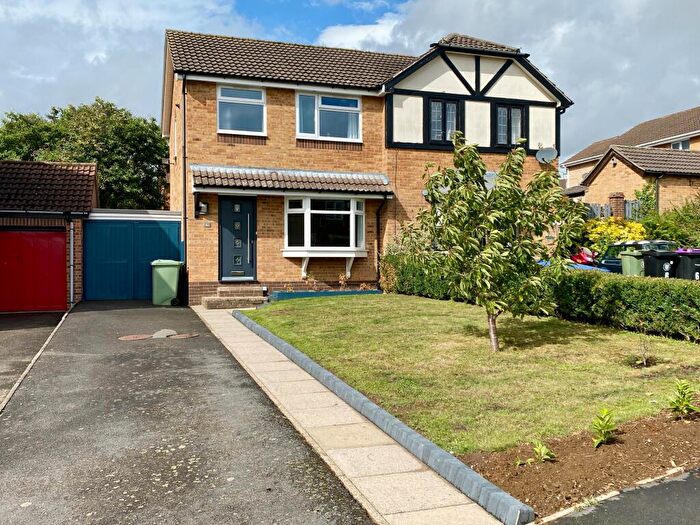 3 Bedroom Semi Detached House For Sale In Worcester Road, Grantham, NG31