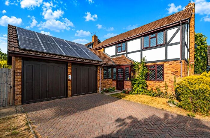 4 Bedroom Detached House For Sale In Thyme Close, Chineham, RG24