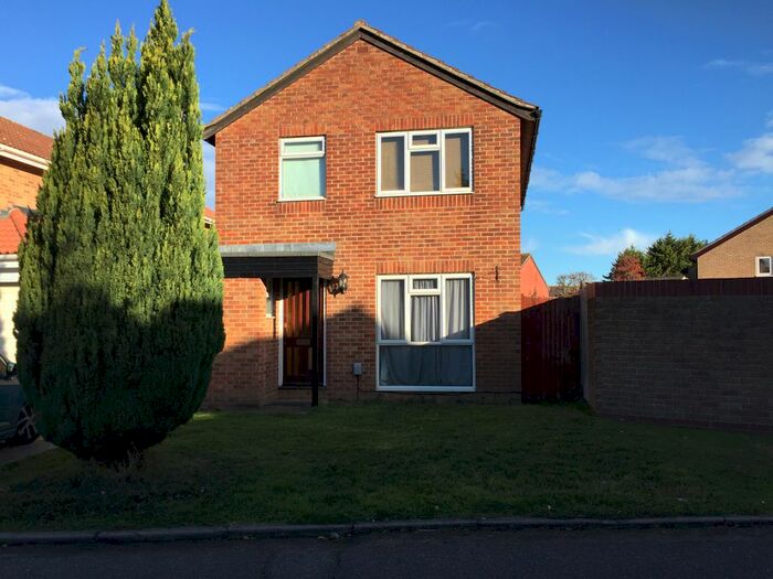 3 Bedroom Link Detached House To Rent In Barkis Close, Rochester, ME1