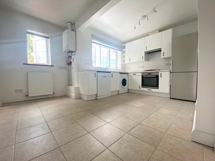 2 Bedroom Flat To Rent In Sevenoaks Road, Orpington, BR6