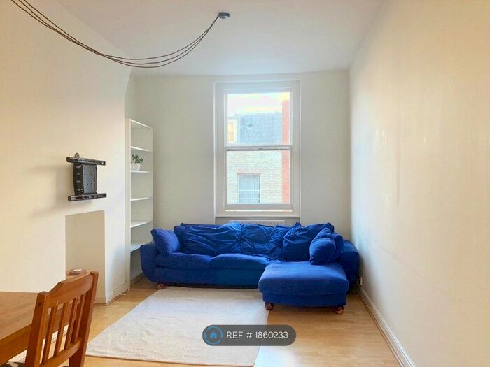 2 Bedroom Flat To Rent In Carlton House, London, W1T