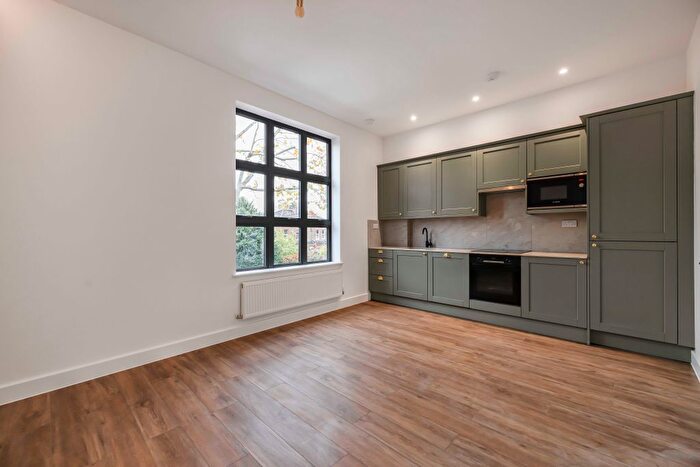 2 Bedroom Flat To Rent In Kent House Road, Beckenham, BR3