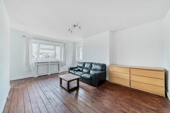 2 Bedroom Flat To Rent In Mortlake High Street, Mortlake, SW14