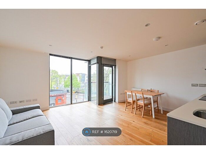 1 Bedroom Flat To Rent In Packington Street, London, N1