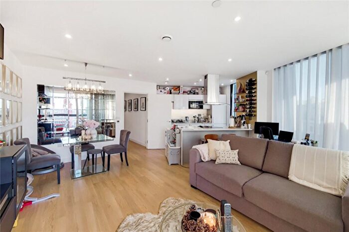 2 Bedroom Apartment To Rent In Ontario Point, Surrey Quays Road, London, SE16