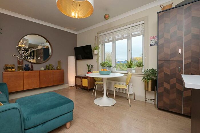 2 Bedroom Flat For Sale In Carrick Knowe Road, Carrick Knowe, Edinburgh, EH12