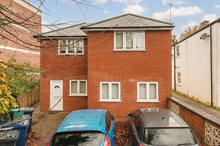2 Bedroom Flat To Rent In Castlebar Road, Ealing, W5