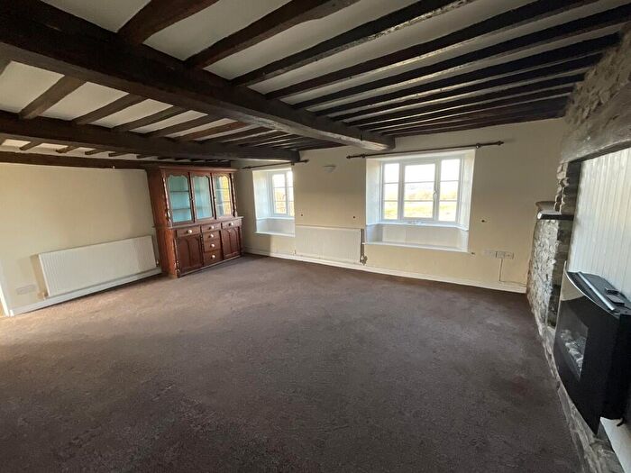 2 Bedroom Cottage To Rent In Shorestone, Woolley, EX23