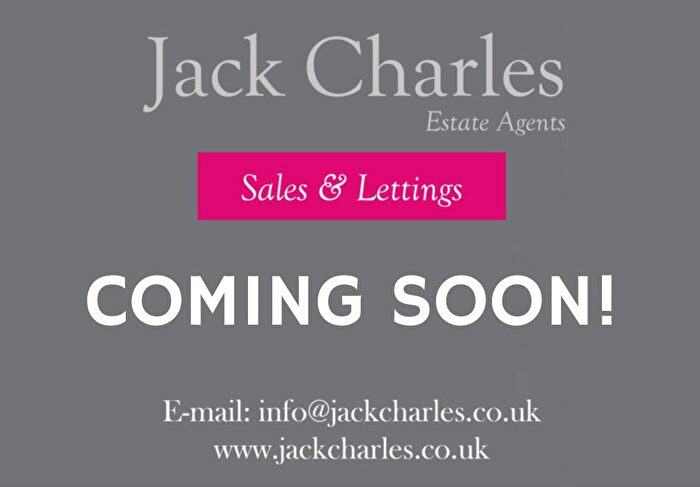 2 Bedroom House To Rent In Station Road, Fordingbridge, SP6