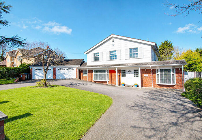 5 Bedroom Detached House For Sale In East Ridgeway, Cuffley, EN6