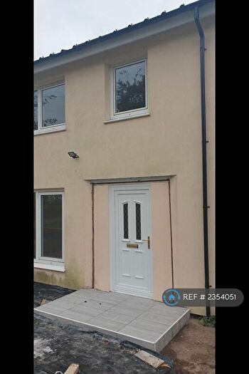 3 Bedroom Semi-Detached House To Rent In Beech Avenue, Swindon, SN2
