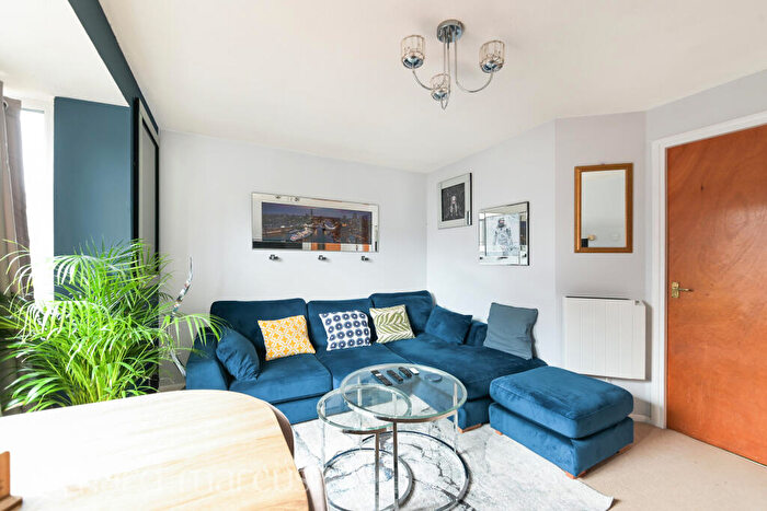 1 Bedroom Flat To Rent In Greyhound Road, Sutton, SM1