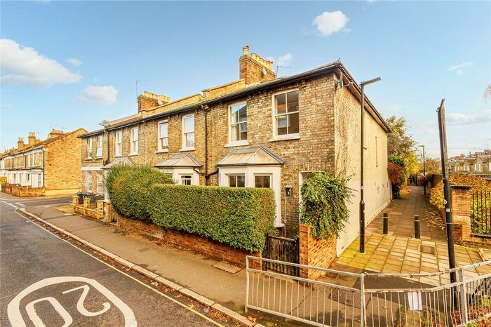 3 Bedroom Detached House To Rent In Devonshire Road, Chiswick, London, W4